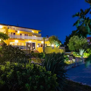 villa-sunce-sukosan.hotelinzadar.com/