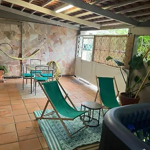 les-tuiles-rouges.comcaribbean.com/
